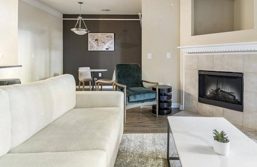 Northwest Raleigh Apartamento | Landing at Rose Heights Apartments - 1 Bedroom in Northwest Raleigh