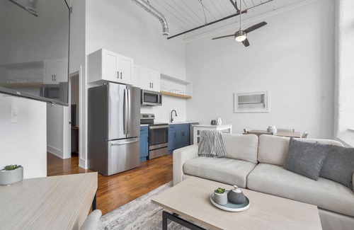 Greenville Apartamento | Landing at The American Spinning Mill - 2 Bedro...