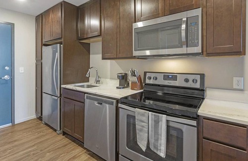 Southeast Omaha Apartamento | Landing at The Breakers - 1 Bedroom in Downtown
