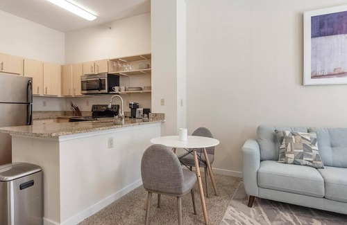 New Pathways Apartamento | Landing at The Bristol on Union - 1 Bedroom in ...