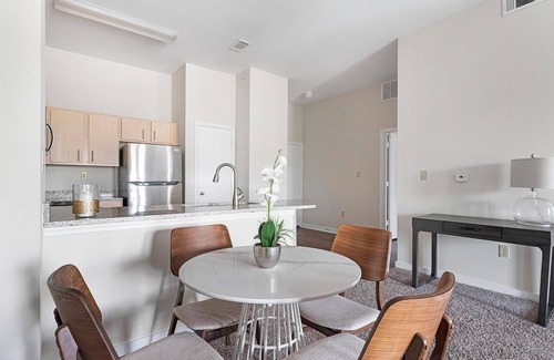 New Pathways Apartamento | Landing at The Bristol on Union - 1 Bedroom in ...