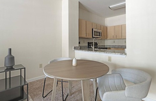 New Pathways Apartamento | Landing at The Bristol on Union - 1 Bedroom in New Pathways