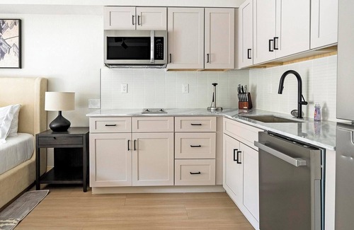 Northeast Raleigh Apartamento | Landing at The Harrison - Studio in Northeast R...