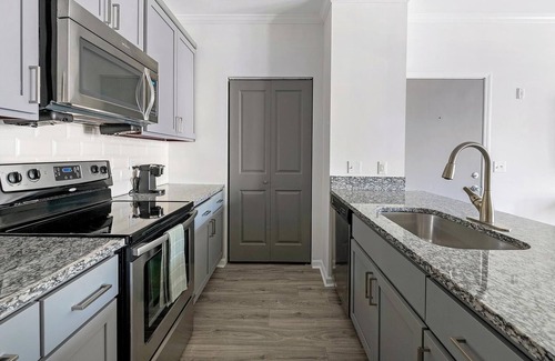 Green Hills Apartamento | Landing at The Metropolitan - 1 Bedroom in Nash...