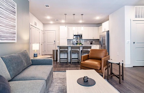 Greenwood Village Apartamento | Landing at The Mezz Fiddler's Green - 2 Bedrooms in Downtown Centennial