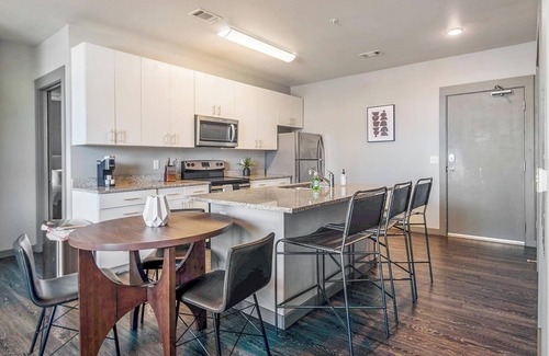 University District Apartamento | Landing at The Nine @ Memphis - 4 Bedrooms in U...
