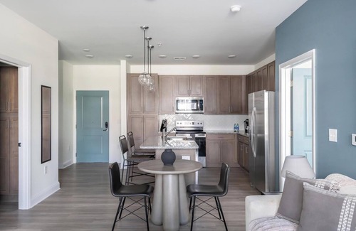 Wilmington Apartamento | Landing at The Parker Leland - 2 Bedrooms in Do...