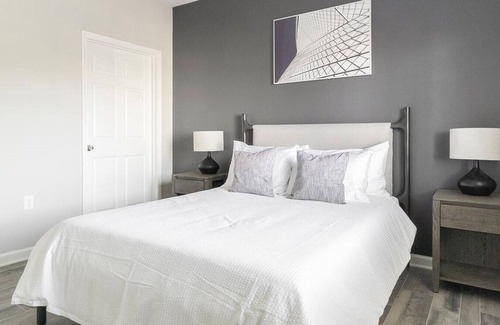 Wake Forest Apartamento | Landing at The Pointe at Heritage - 1 Bedroom in Downtown Wake Forest