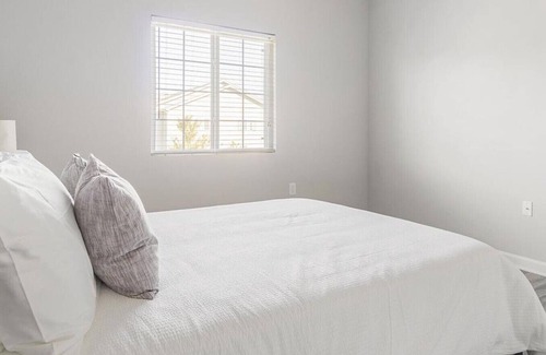Wake Forest Apartamento | Landing at The Pointe at Heritage - 1 Bedroom in Downtown Wake Forest
