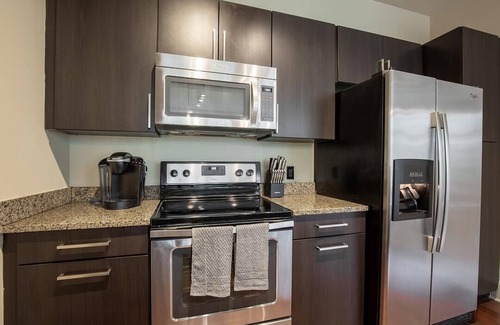 Downtown Baltimore Apartamento | Landing at The Porter Brewers Hill - 1 Bedroom in Highlandtown