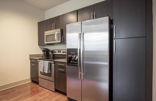 Downtown Baltimore Apartamento | Landing at The Porter Brewers Hill - 1 Bedroom in Highlandtown