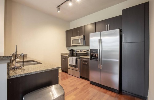 Downtown Baltimore Apartamento | Landing at The Porter Brewers Hill - 1 Bedroom in Highlandtown