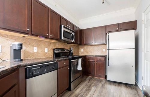 Overland Park Apartamento | Landing at The Sovereign at Overland Park Apartments - 1 Bedroom in St. Andrews Highlands