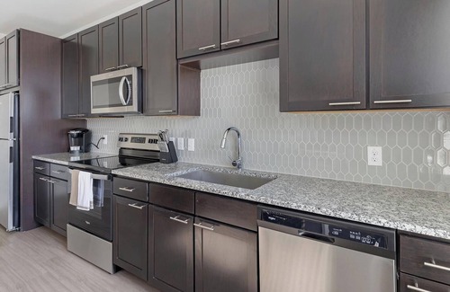 Fort Worth Apartamento | Landing at The Standard River District - 1 Bedr...