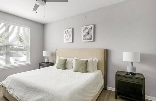 League City Apartamento | Landing at Victory North - 2 Bedrooms in League City