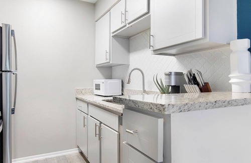 Royal Ridge Apartamento | Landing | Beautiful 1BD, Gym, Clubhouse