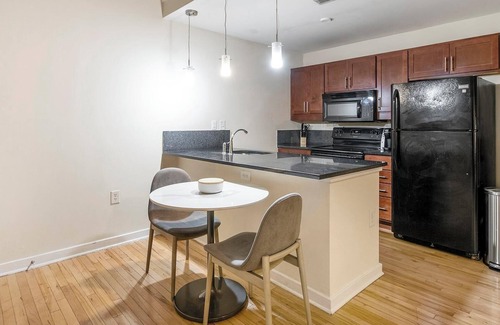 Petersburg Apartamento | Landing | Stunning 1BD, Pool, Gym