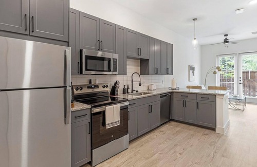Denton Apartamento | Landing | Beautiful 1BD, Gym