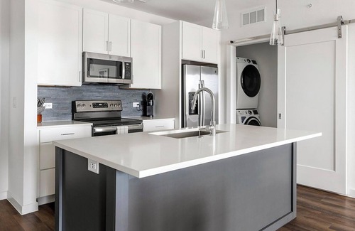 Austin Apartamento | Landing | Beautiful 1BD, Pool, Clubhouse