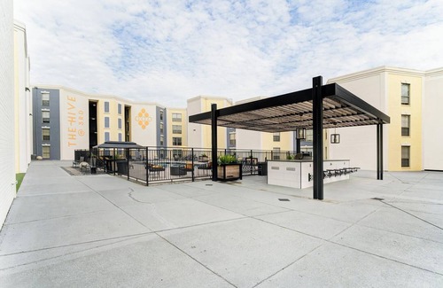 Mid City North Apartamento | Landing | Beautiful 2BD, Gym, Pool