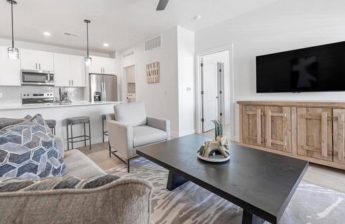 Casa Grande Apartamento | Landing | Beautiful 2BD, Gym, Clubhouse