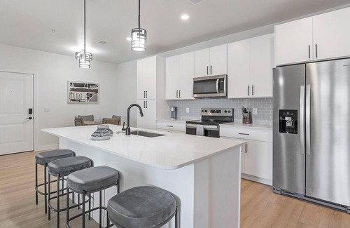 Casa Grande Apartamento | Landing | Beautiful 2BD, Gym, Clubhouse