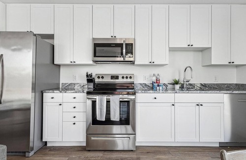 Greektown Historic District Apartamento | Landing | Beautiful 2BD, Clubhouse, Gym