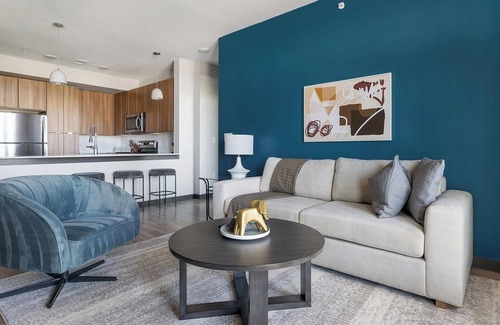 Buda Apartamento | Landing | Beautiful 2BD, Rooftop Lounge, Game Room