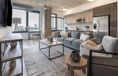 Baileys Crossroads Apartamento | Landing | Stylish 2BD, Game Room, Gym