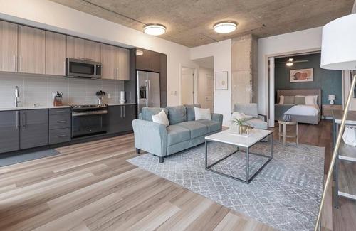 Baileys Crossroads Apartamento | Landing | Stylish 2BD, Game Room, Gym