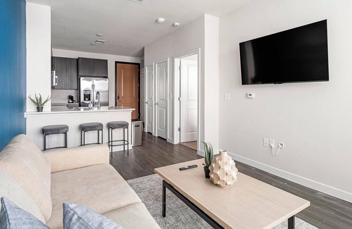 Wetmore Apartamento | Landing | Chic 1BD, Clubhouse, Gym