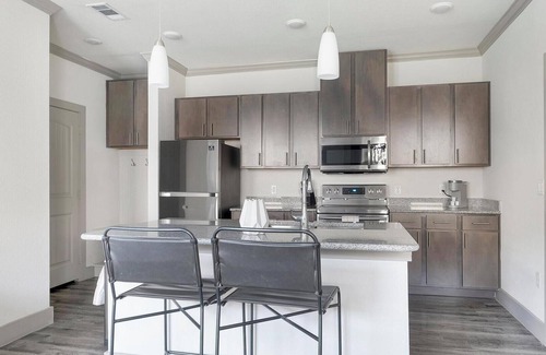 Manor Apartamento | Landing | Spectacular 1BD, Clubhouse, Gym