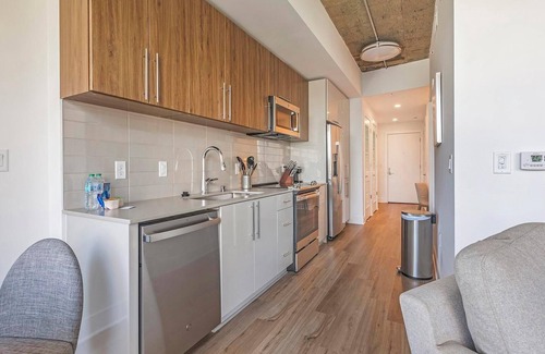 Baileys Crossroads Apartamento | Landing | Modern 1BD, Gym, Game Room