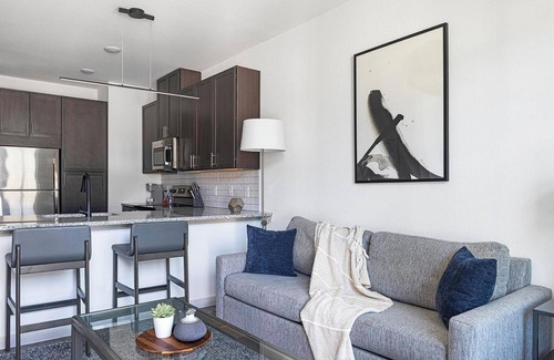 Dallas Apartamento | Landing | Chic 1BD, Pool, Clubhouse
