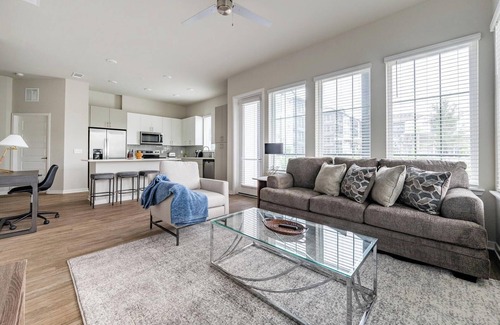 Wimauma Apartamento | Landing | Chic 2BD, Clubhouse, Pool