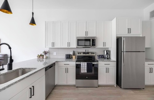 Denton Apartamento | Landing | Chic Studio, Gym