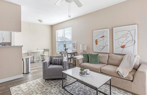 Fort Worth Apartamento | Landing | Incredible 1BD, Rooftop Lounge, Gym
