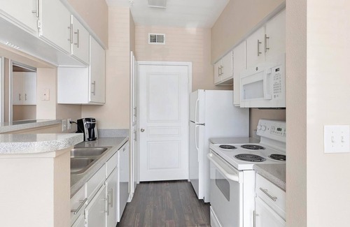 Fort Worth Apartamento | Landing | Incredible 1BD, Rooftop Lounge, Gym