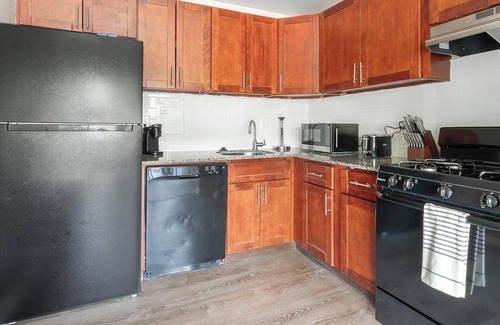 Greenbelt Apartamento | Landing | Incredible 1BD, Gym, Pool