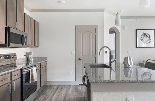 Manor Apartamento | Landing | Spectacular 1BD, Clubhouse, Gym