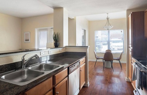 Sweetbriar Apartamento | Landing | Chic 1BD, Clubhouse, Courtyard