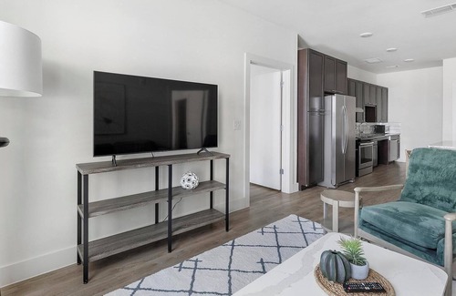 Fort Worth Apartamento | Landing at The Standard River District - 2 Bedr...