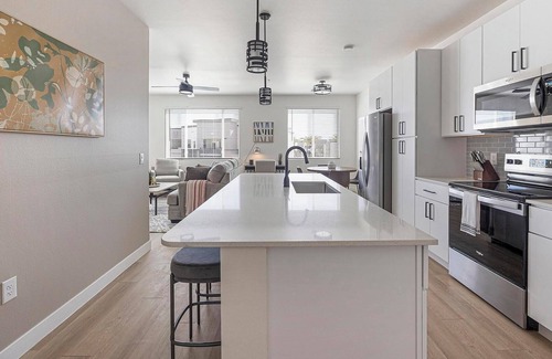 Casa Grande Apartamento | Landing | Incredible 1BD, Pool, Clubhouse