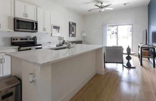 Casas Adobes Apartamento | Landing | Incredible 2BD, Pool