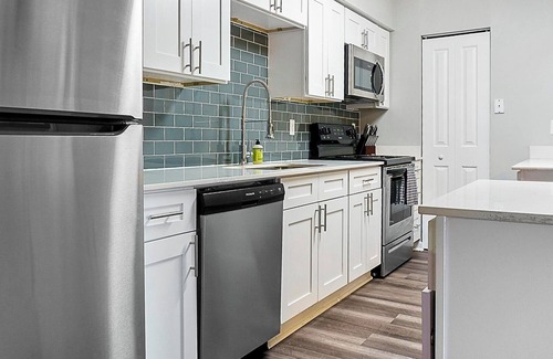 Indianapolis Apartamento | Landing | Incredible 2BD, Gym, Pool