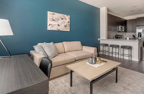 Wetmore Apartamento | Landing | Incredible 1BD, Gym, Clubhouse