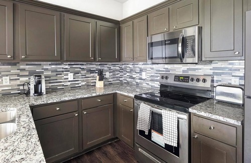 Richmond Apartamento | Landing | Modern 1BD, Clubhouse, Gym