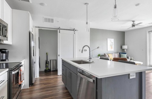 Austin Apartamento | Landing | Chic 1BD, Pool, Clubhouse