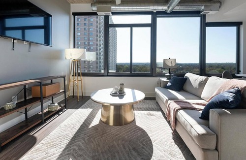 Baileys Crossroads Apartamento | Landing | Stunning 1BD, Gym, Game Room