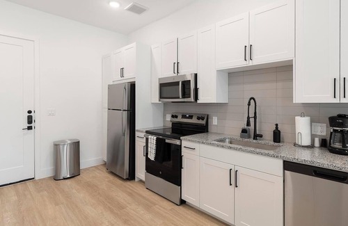 Denton Apartamento | Landing | Modern 1BD, Gym